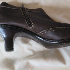 Sofft Brown Leather Ankle shoe boots Sz 9  and *.5